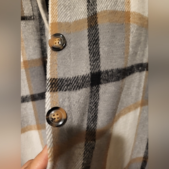 Shacket - Picture 3 of 4